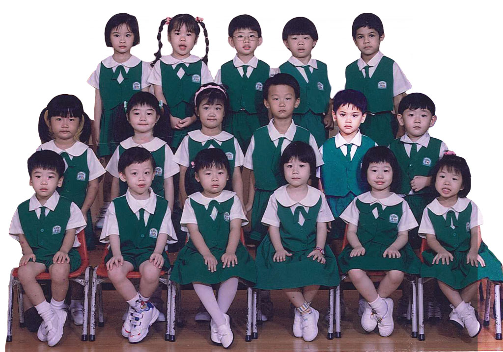 Joseph Schooling with his classmates in 1999