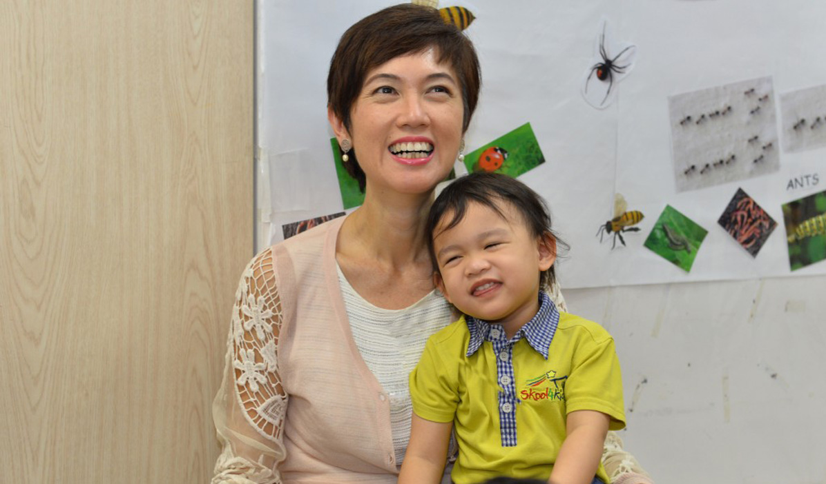 Warming up to SMS Mrs Josephine Teo is Skool4Kidz Tampines GreenLeaf ‘s Audrina Seet binte Airil Seet from Nursery 1.